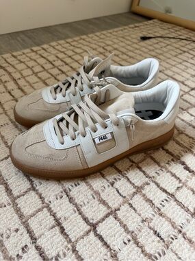 Excellent condition P448 Monza Sneakers